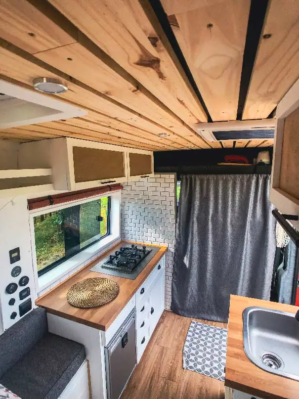 amenagement-interieur-fourgon-cuisine-1